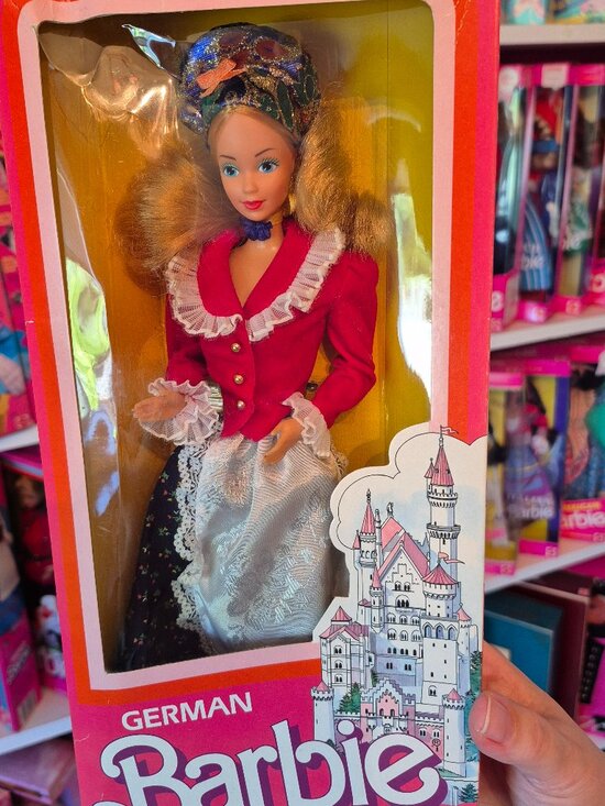 Other - 1986 Dolls of the Word German Barbie NIB